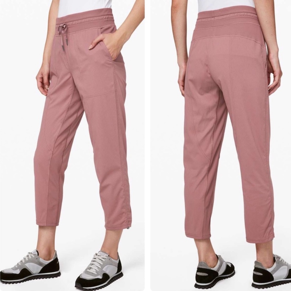 Lululemon Dance Studio crop